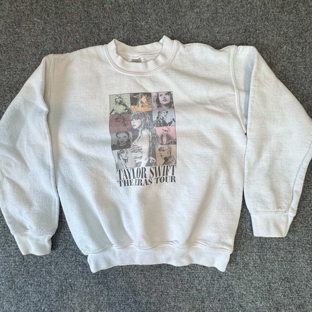 Taylor Swift The Eras Tour Crewneck Sweatshirt White Children size small